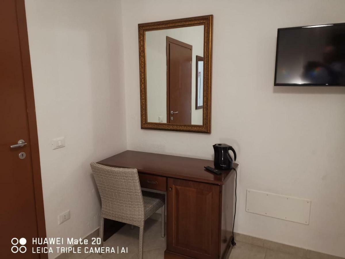 Hotel-Locanda Zanzarina D'Oro Nel Parco Oglio Sud Calvatone ภายนอก รูปภาพ